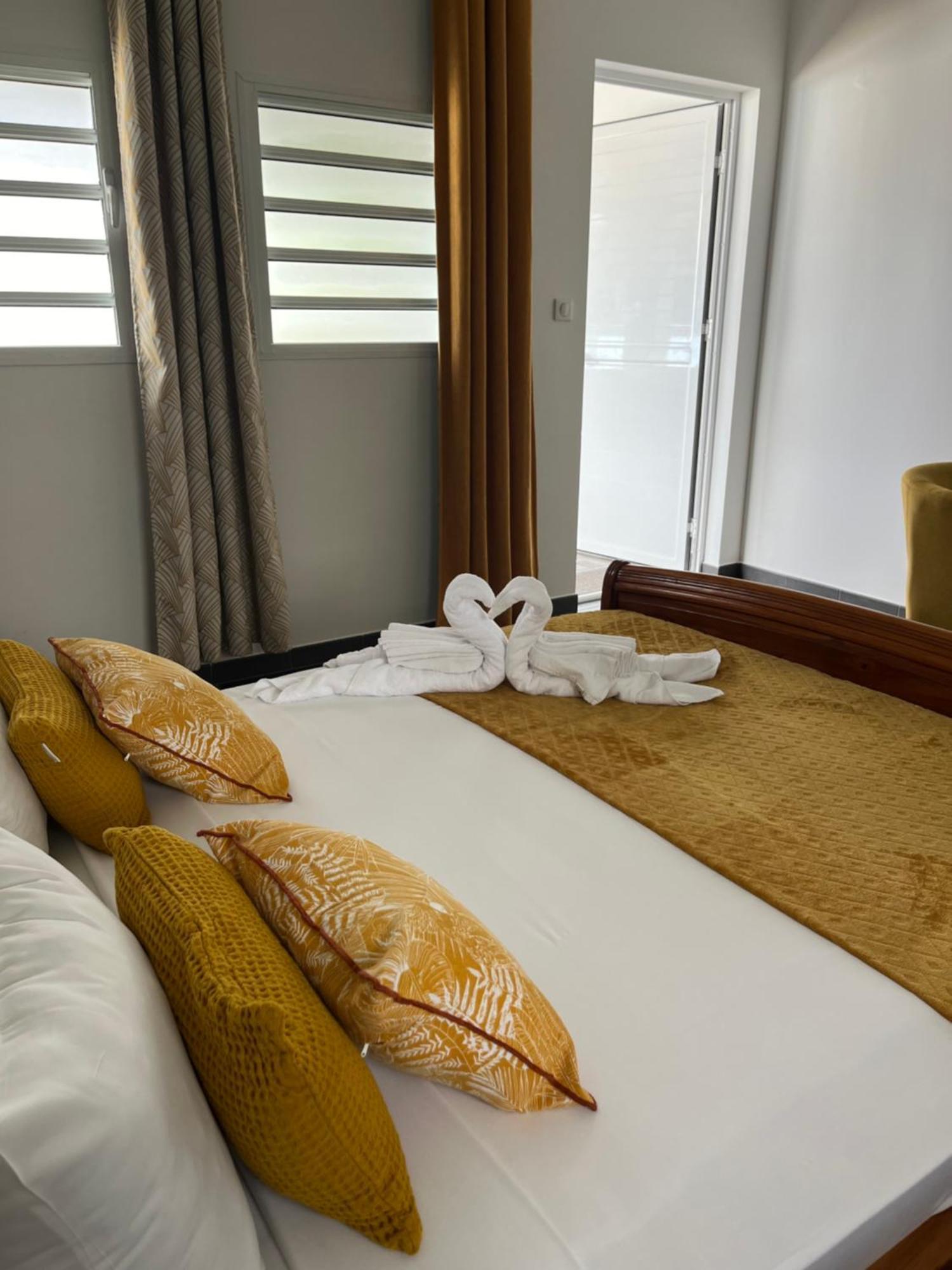 Hotel Les Embruns Du Baril Saint Philippe Bagian luar foto