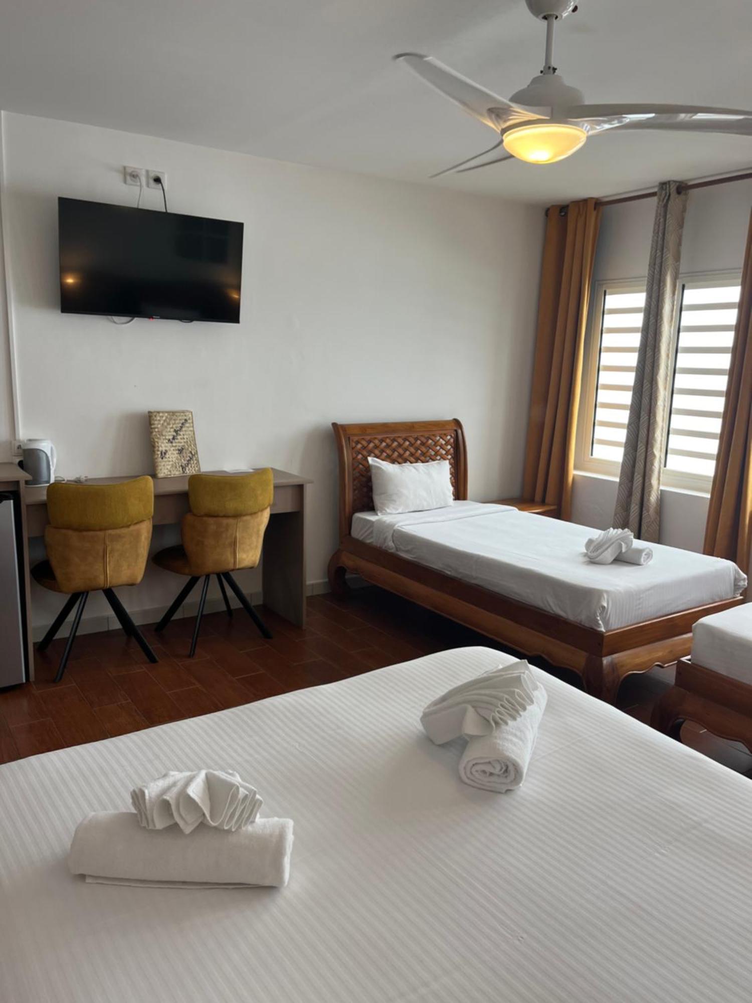 Hotel Les Embruns Du Baril Saint Philippe Bagian luar foto