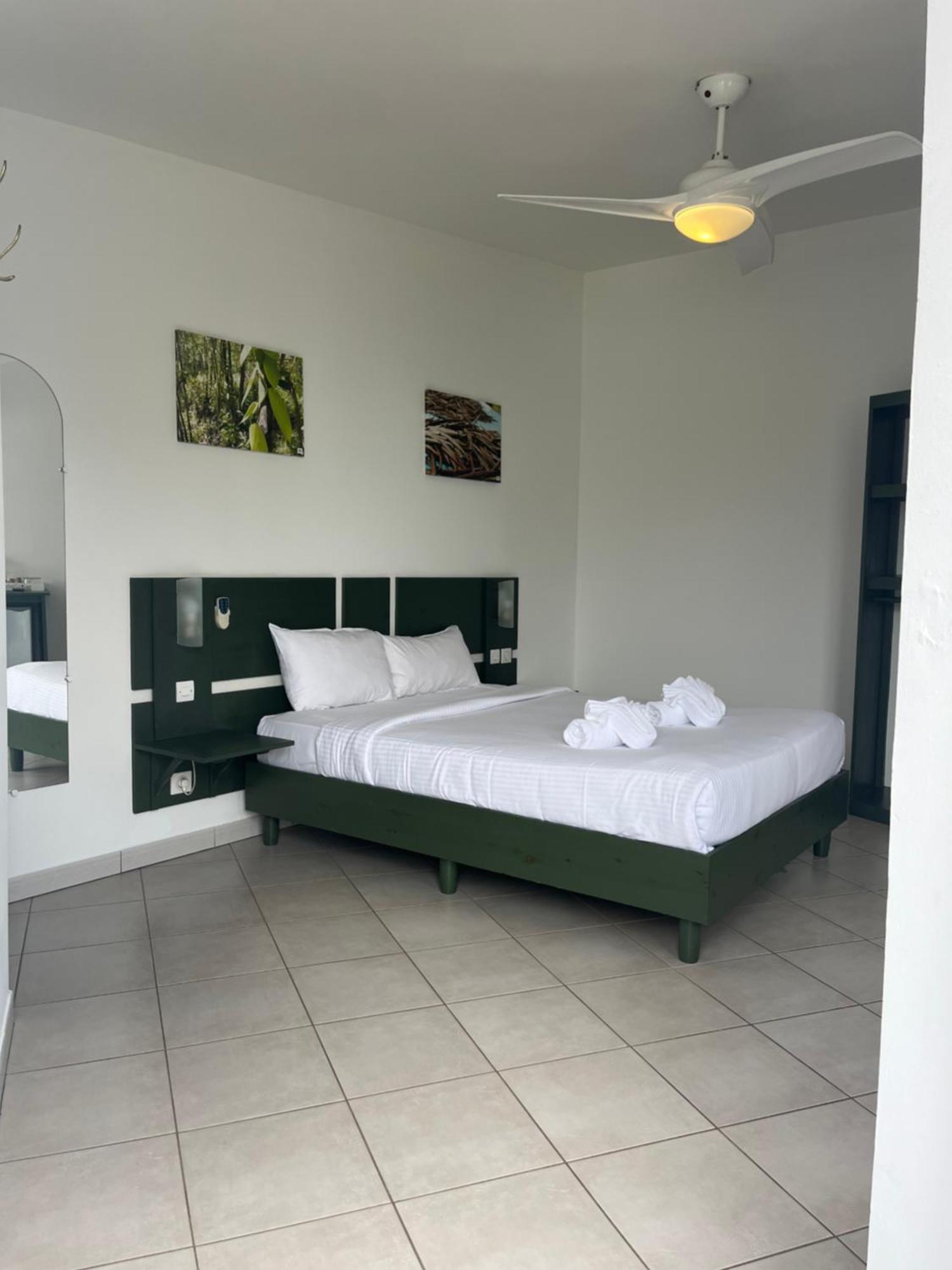Hotel Les Embruns Du Baril Saint Philippe Bagian luar foto